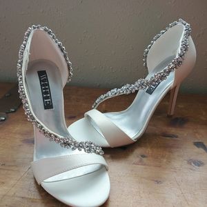 Vera Wang Ivory Wedding Shoes.